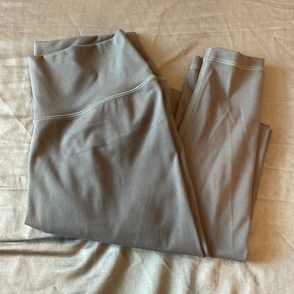 Alphalete Alphalux Essential Leggings Volcanic Ash - Picture 4 of 6